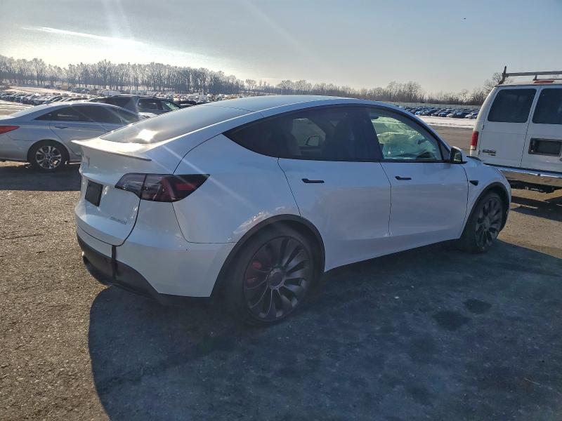 Фото 3 - TESLA MODEL Y