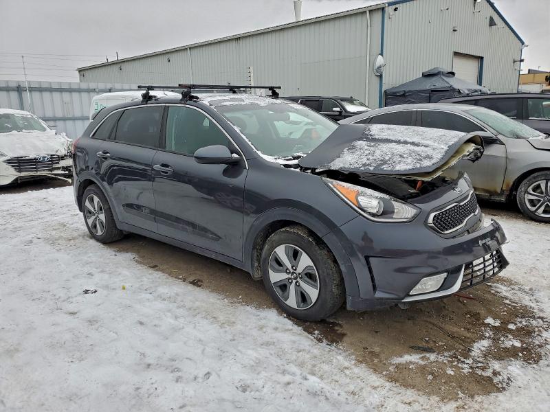 Фото 4 - KIA NIRO