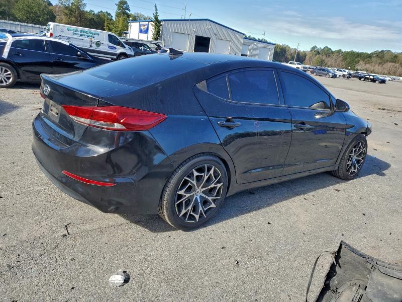 Фото 3 - HYUNDAI ELANTRA