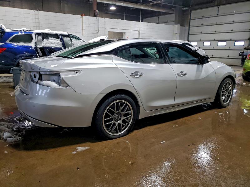 Фото 3 - NISSAN MAXIMA