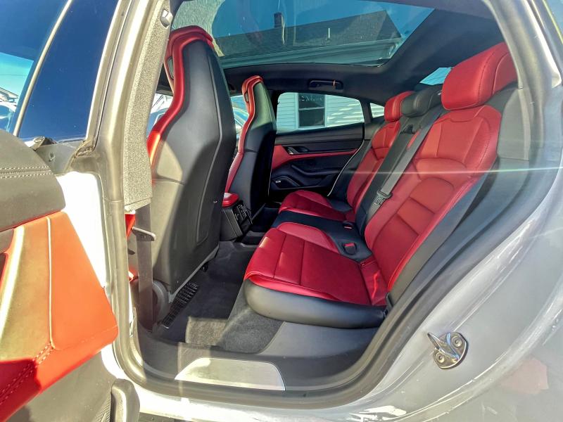 Фото 7 - PORSCHE TAYCAN