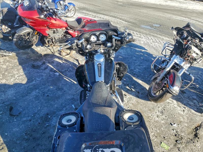 HARLEY-DAVIDSON FL 2013