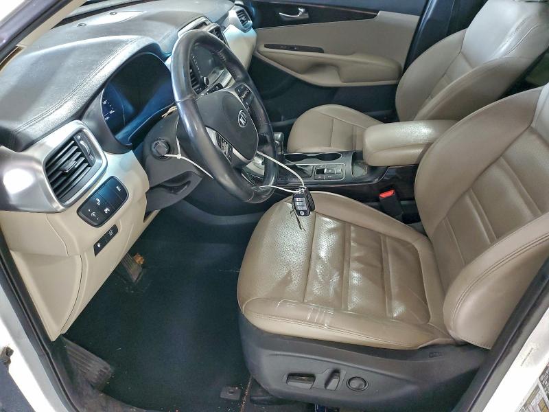 Фото 7 - KIA SORENTO