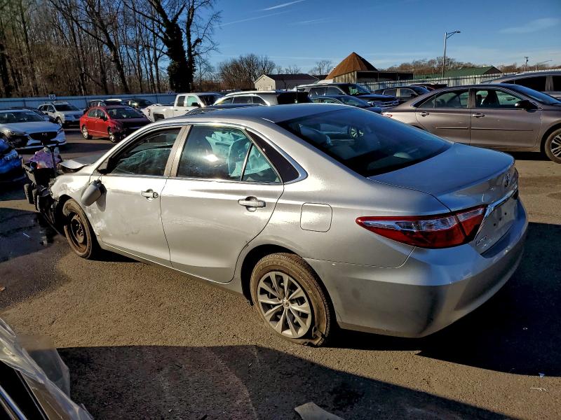 Фото 2 - TOYOTA CAMRY