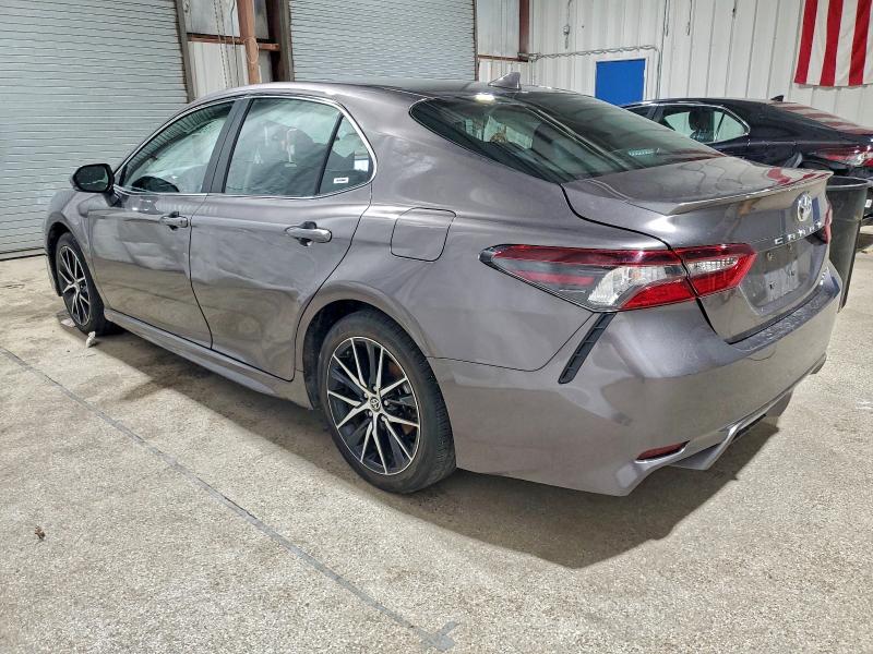 Фото 2 - TOYOTA CAMRY