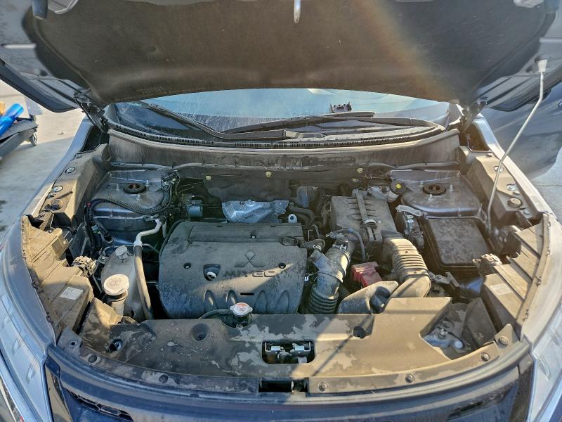 Фото 12 - MITSUBISHI OUTLANDER