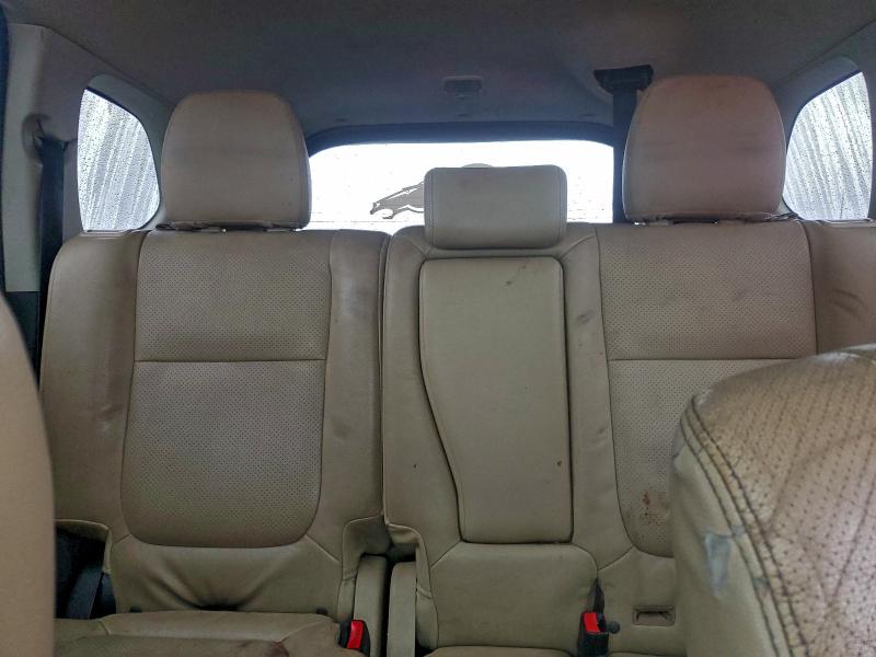 Фото 10 - MITSUBISHI OUTLANDER