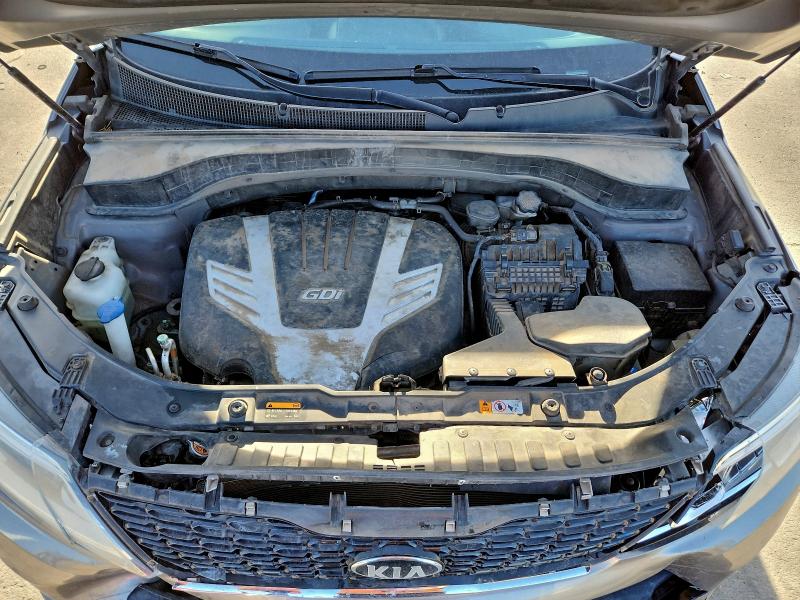 Фото 12 - KIA SORENTO