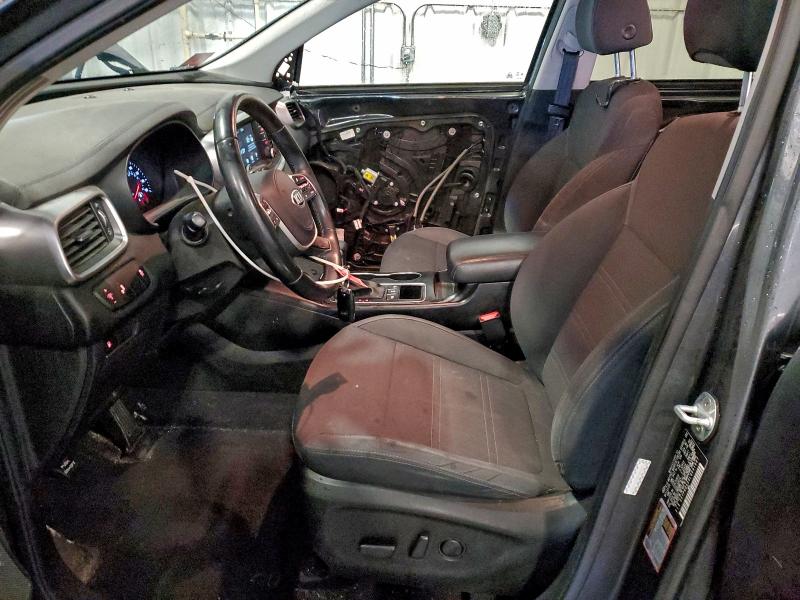 Фото 7 - KIA SORENTO