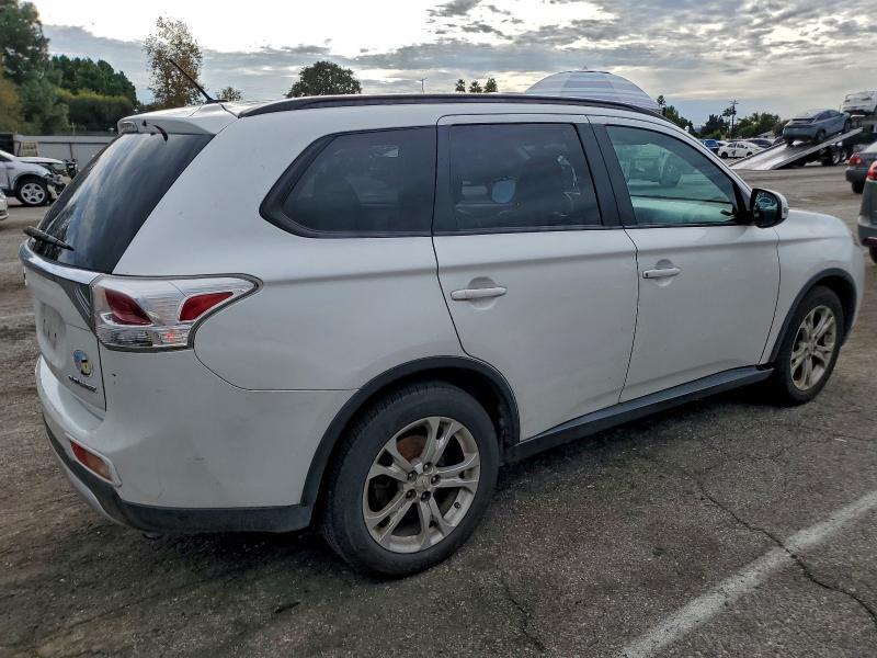Фото 3 - MITSUBISHI OUTLANDER