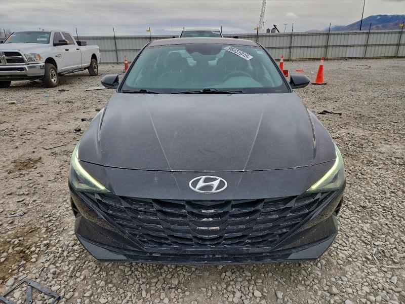 Фото 5 - HYUNDAI ELANTRA