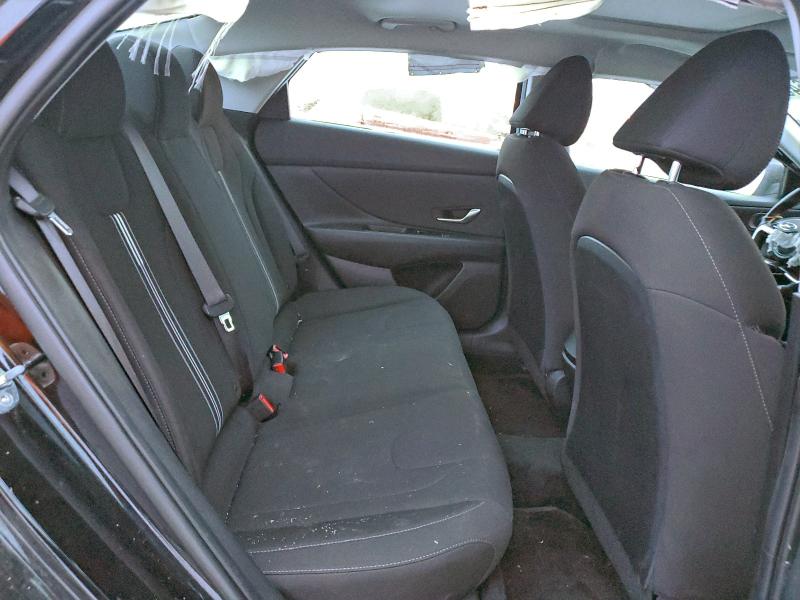 Фото 10 - HYUNDAI ELANTRA