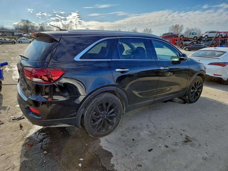 Фото 3 - KIA SORENTO