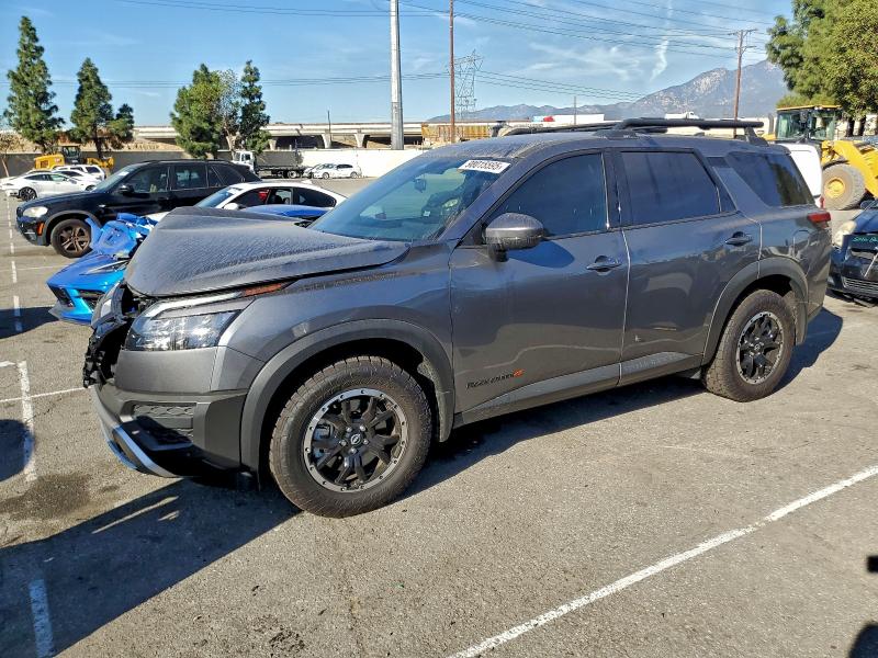 Фото 1 - NISSAN PATHFINDER