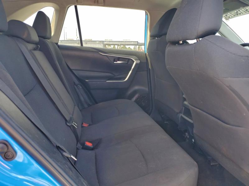 Фото 11 - TOYOTA RAV4