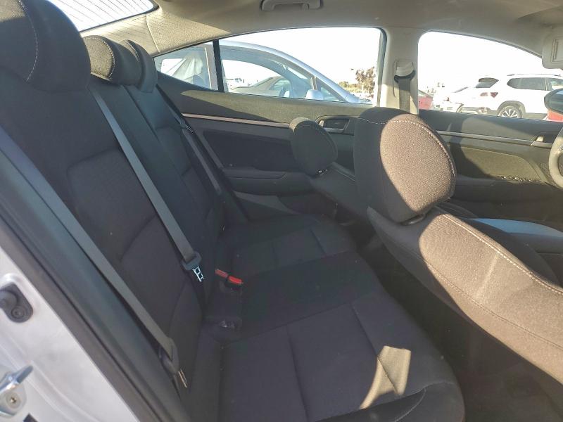 Фото 10 - HYUNDAI ELANTRA