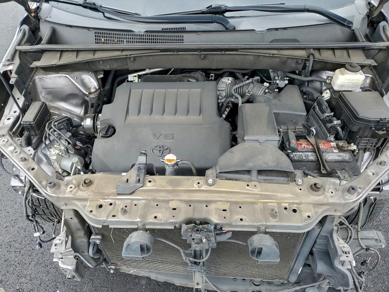 Фото 12 - TOYOTA HIGHLANDER