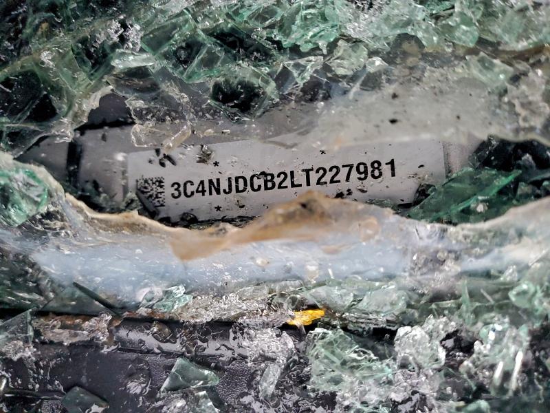 Фото 13 - JEEP COMPASS