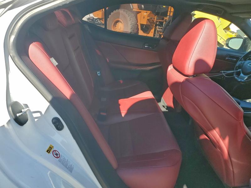 Фото 10 - LEXUS IS