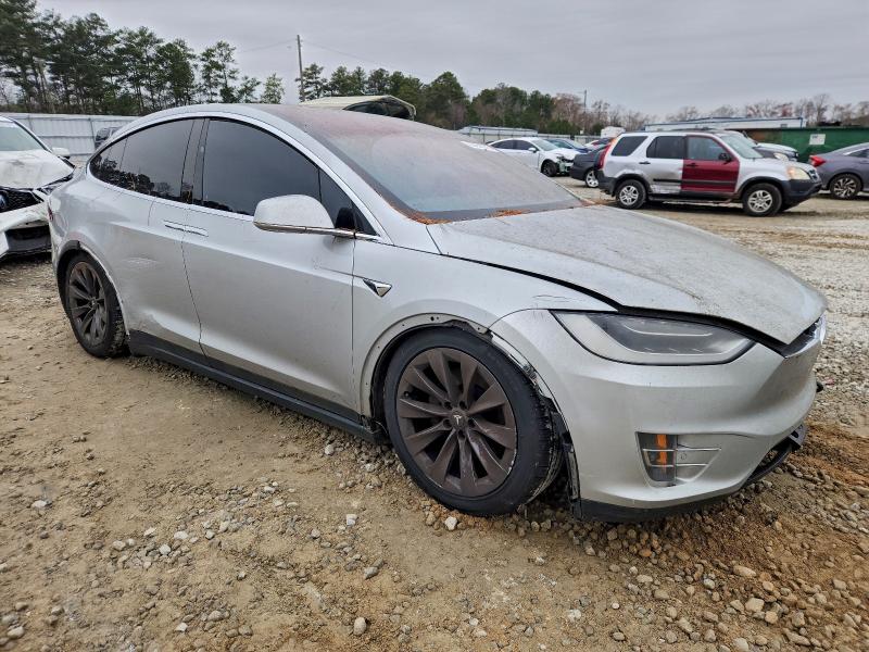 Фото 4 - TESLA MODEL X