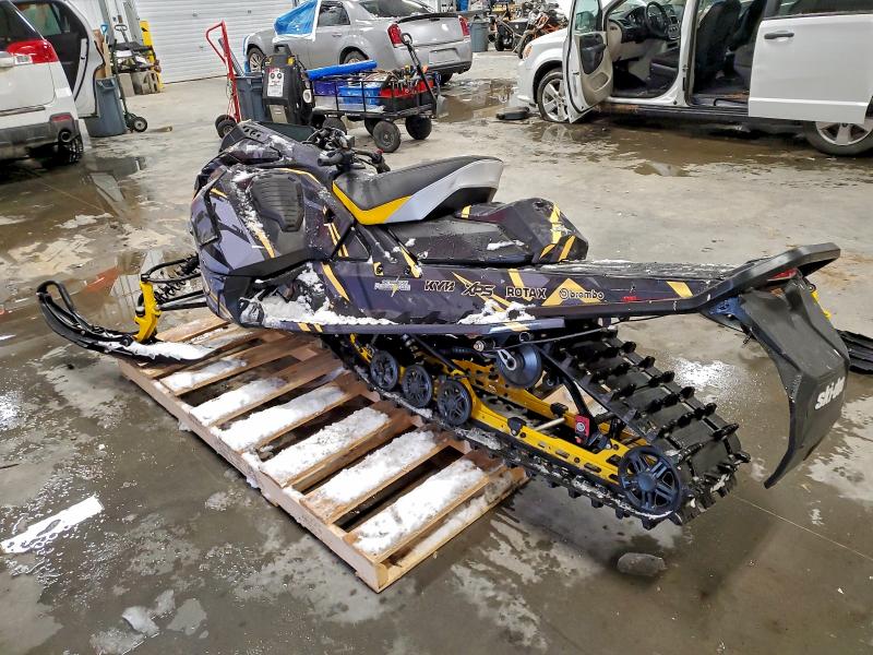 SKI-DOO SNOWMOBILE 2024