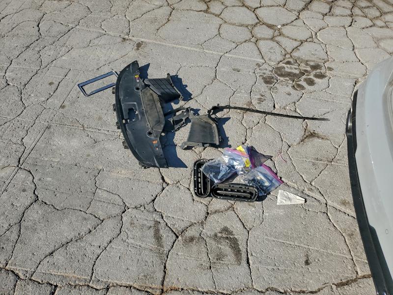 Фото 12 - KIA STINGER