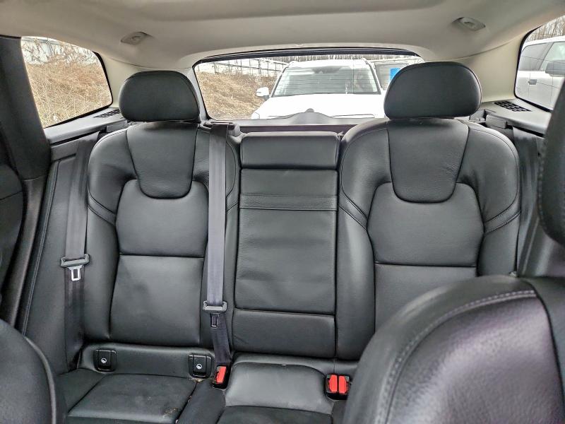 Фото 10 - VOLVO XC60