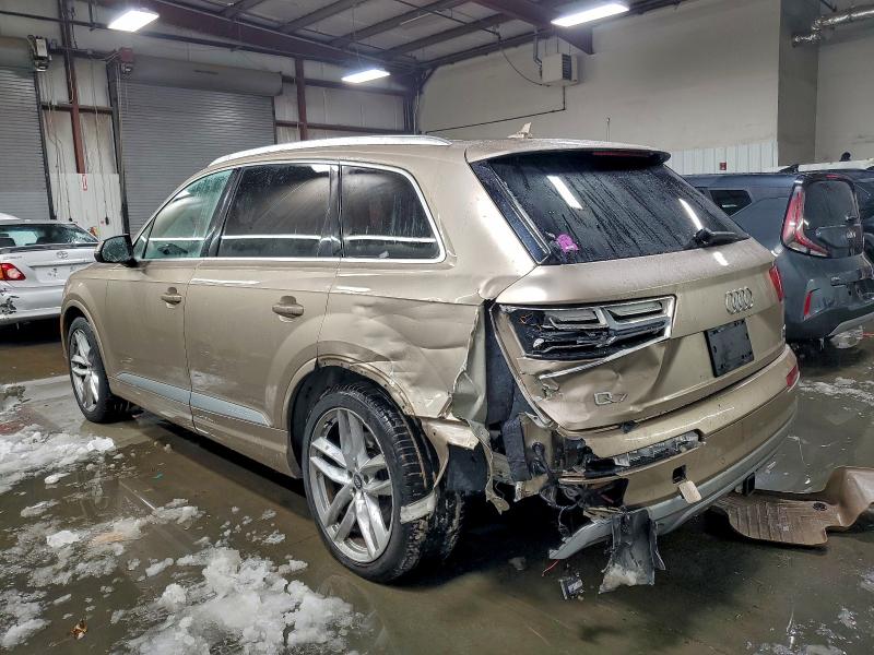 Фото 2 - AUDI Q7