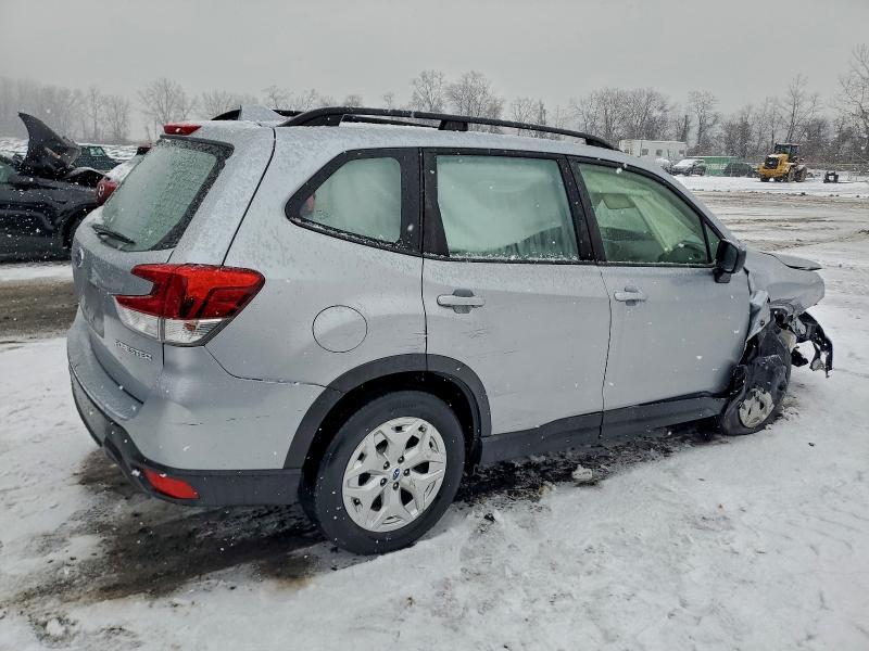Фото 3 - SUBARU FORESTER