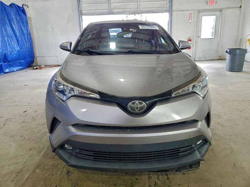 Фото 5 - TOYOTA C-HR
