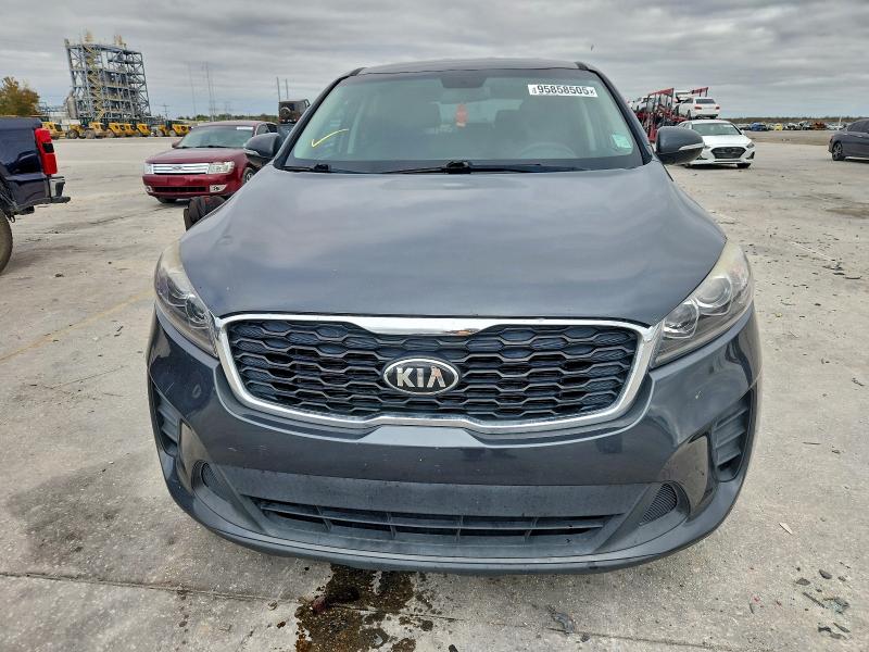 Фото 5 - KIA SORENTO