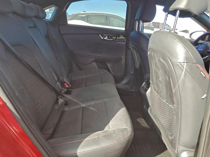 Фото 10 - KIA FORTE