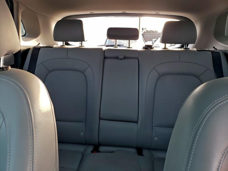 Фото 10 - HYUNDAI KONA