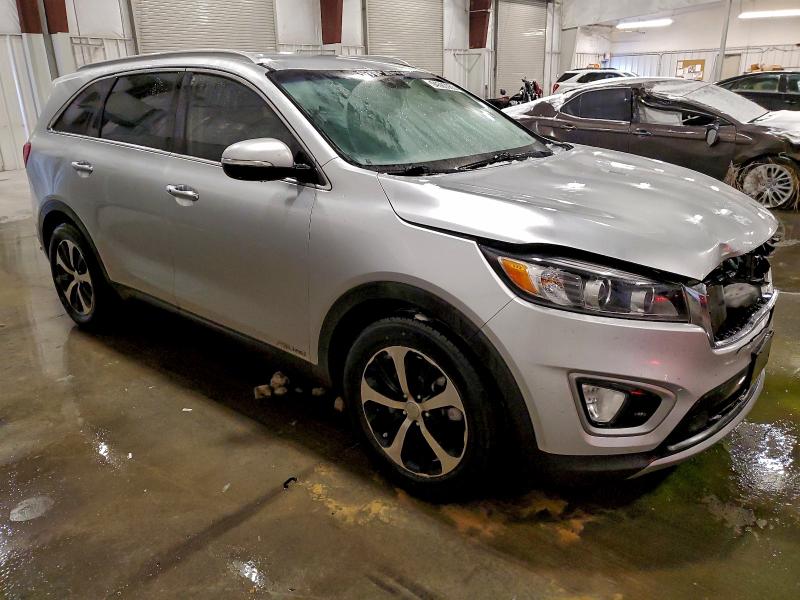 Фото 4 - KIA SORENTO