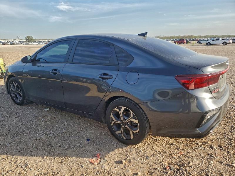 Фото 2 - KIA FORTE