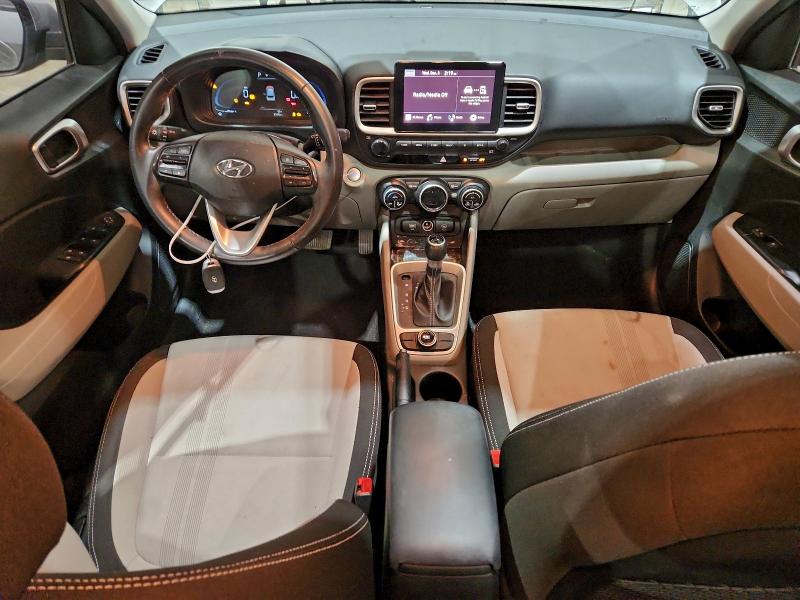 Фото 8 - HYUNDAI VENUE