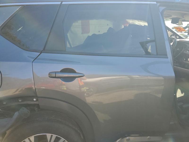 Фото 10 - NISSAN ROGUE