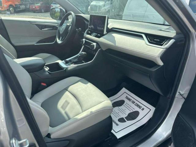 Фото 5 - TOYOTA RAV4