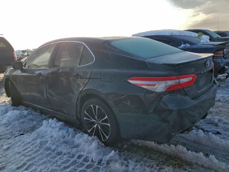 Фото 2 - TOYOTA CAMRY