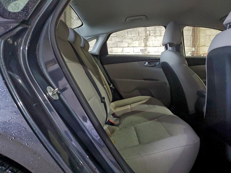 Фото 10 - KIA FORTE