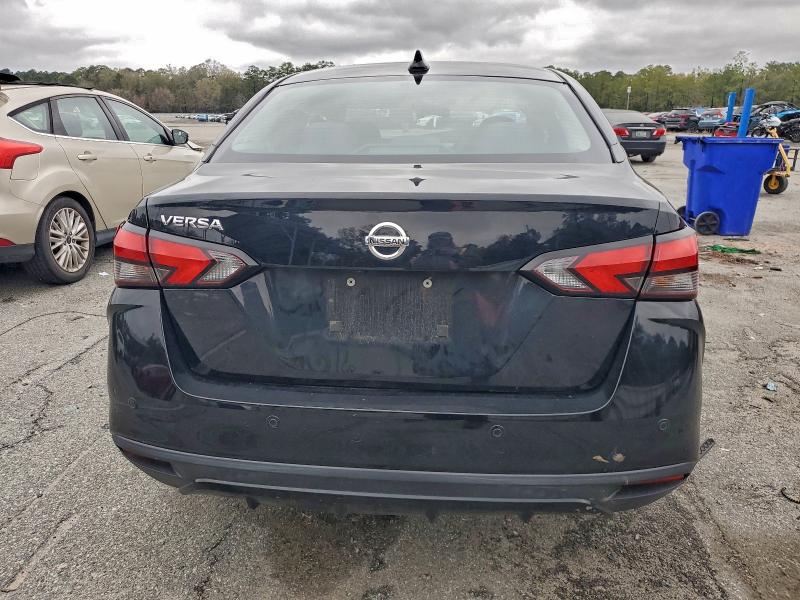 Фото 6 - NISSAN VERSA