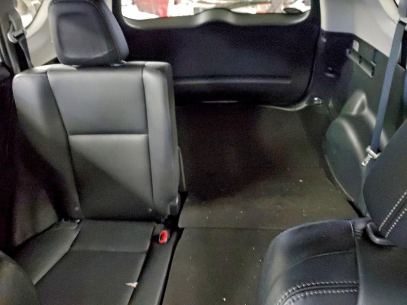 Фото 10 - TOYOTA RAV4