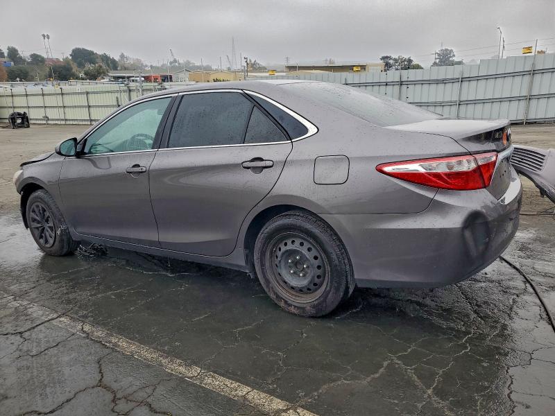 Фото 2 - TOYOTA CAMRY