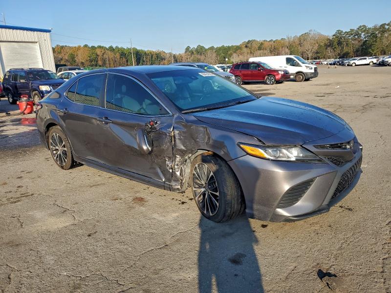 Фото 4 - TOYOTA CAMRY