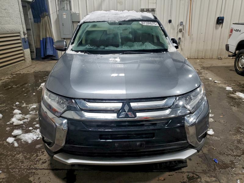 Фото 5 - MITSUBISHI OUTLANDER