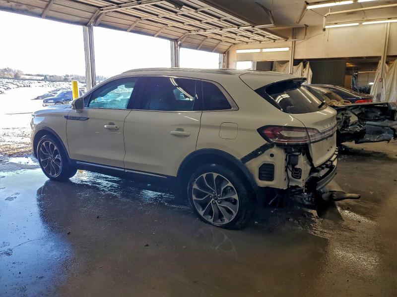 Фото 2 - LINCOLN NAUTILUS