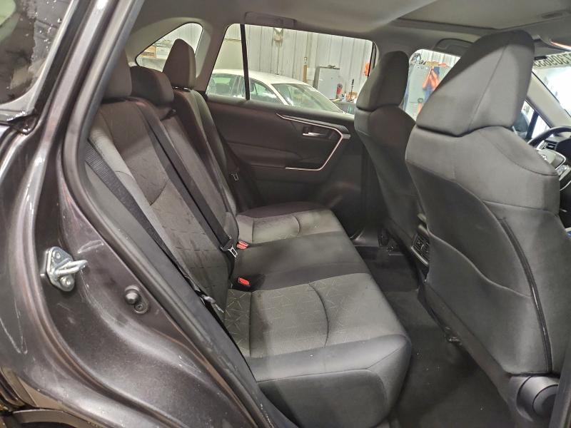 Фото 11 - TOYOTA RAV4