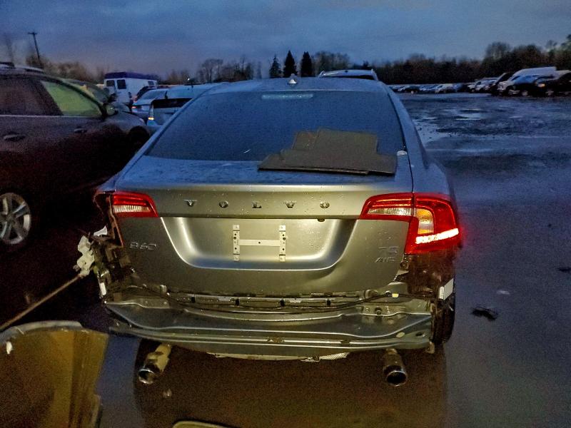 Фото 6 - VOLVO S60