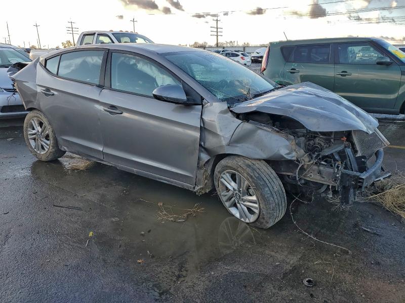 Фото 4 - HYUNDAI ELANTRA