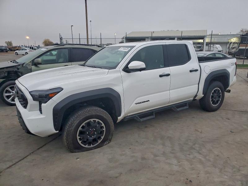 Фото 1 - TOYOTA TACOMA